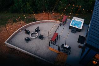 The Overlook A Luxury Cabin With Hot Tub And Views - 1