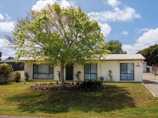 Coastal Village Getaway - Pet Friendly Normanville - 5