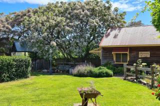 Peppercorn Cottage - Your Romantic Coastal Getaway - 9