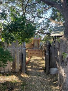 Peppercorn Cottage - Your Romantic Coastal Getaway - 8