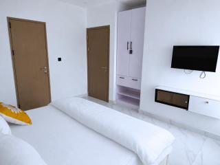 LUX 2Bedroom Central GRA Ikeja Near Radisson Blu - 2