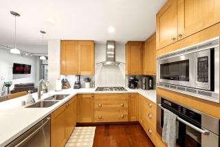 Electra Manor 2BR Patio & Resort Amenities - 4