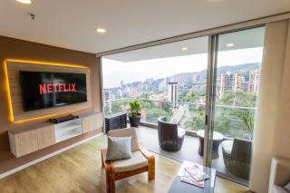 Panoramic City View Apartment in El Poblado with King Bed & AC - 3