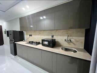 Luxury 1Bed Apartment in Bahria Town - 3