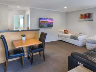 Kaimai View Motel - 5