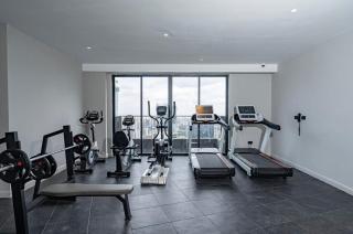 NeonSky Suites Upper Hill - Deluxe Serviced Studio, Rooftop Pool n Gym, Near Nairobi Hospital - 2