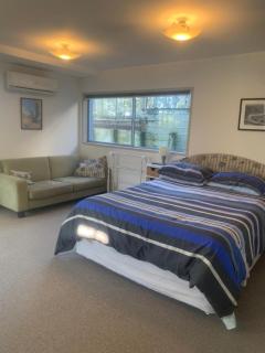 Robyn's Nest - 1