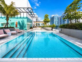 Modern Downtown Miami Retreat with Private Balcony - 8