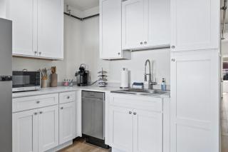 Main Street 2BR - Walk to Dining & Riverfront - 6