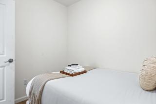 Main Street 2BR - Walk to Dining & Riverfront - 2