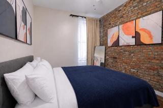 3 BD Stylish Home in Manhattan - 1