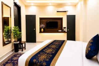 Hotel Banke Bihari Stays - 6