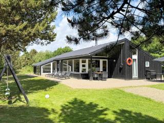 12 person holiday home in Fanø-By Traum - 0