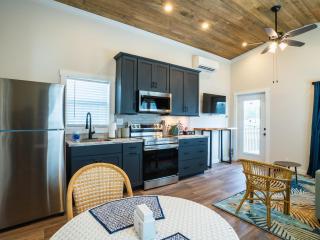 The Cumberland - Relaxing Resort Gem - Porch - Pool - Gym - Bar - Hot Tub - 7