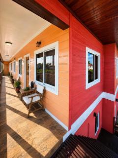 Spacious 2-Bedroom Apartment with Veranda - 9