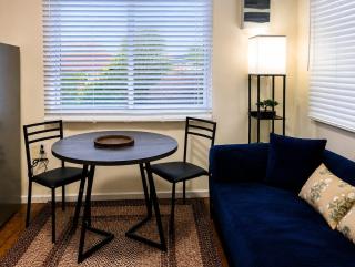 Spacious 2-Bedroom Apartment with Veranda - 3