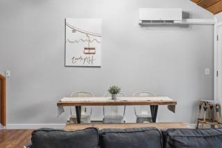 Cozy & Modern Loon Mountain View Condo - 2