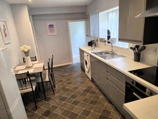 Homely Away B1 - 5