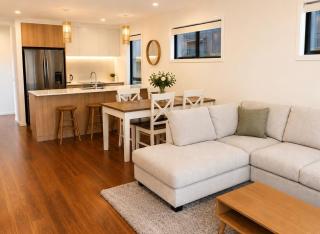 Jacks Point Escape Brand New 3BR Home - 9