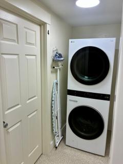Private 2BR Basement Suite with Kitchenette and W&D - 8