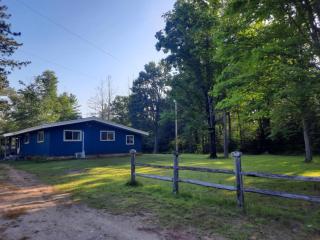 Whole home, private lake, sauna, WFH office - 9