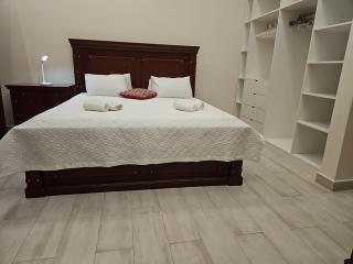 MCHome - Private Villa with Garden & Pool - 8