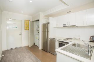 Lovely 2 Bedroom Serviced Apartment & Free Parking - 8