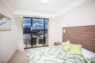 Lovely 2 Bedroom Serviced Apartment & Free Parking - 0