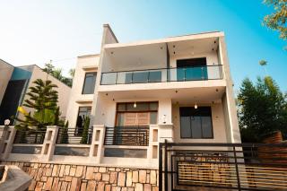 TMJ Luxury Apartments - 0