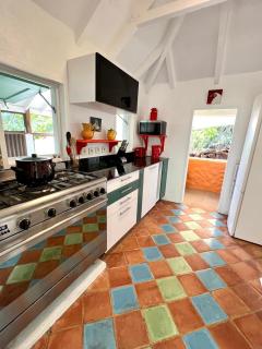 Oceanfront Home in St Barth, 2BR, Steps from the water in Petit-Cul-de-sac - 5