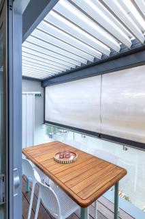 1 Bed CBD Apartment - Private Balcony & Carpark - 2