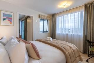1 Bed CBD Apartment - Private Balcony & Carpark - 5