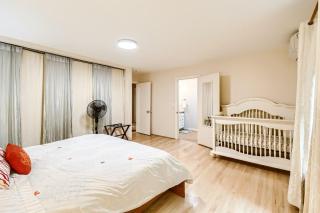 4 bedrooms one level house, EV outlet - 3