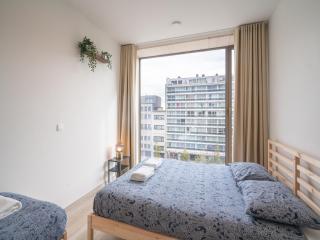 Spacious City Retreat with Balcony - 9