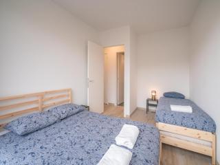 Spacious City Retreat with Balcony - 5