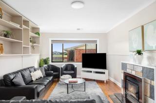 No Vew Coastal Accommodation - Close to beach Big groups Ducted heating & cooling - 9