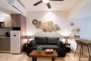 Syrena Luxury Downtown Studios - 3