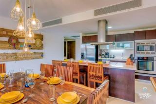 Tropical Resort Living W Pool, Hot Tub & Gym - 4