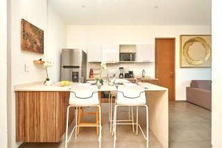 2Br Condo W Pools, Gym & Balcony, Steps To Beach - 5