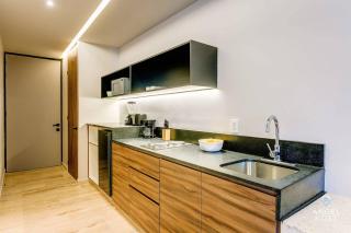 Ocean-View Condo W Rooftop Pool & Gym - 8