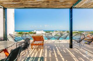 Ocean-View Condo W Rooftop Pool & Gym - 6