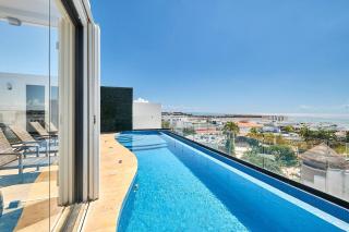 2 Bdrm Ocean View Private Pool Heart Of Town - 0