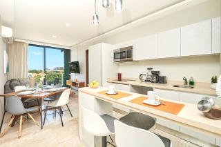 2 Bdrm Ocean View Private Pool Heart Of Town - 4