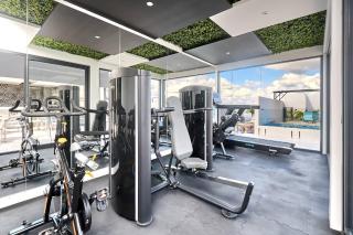 Coastal Escape W Rooftop Pool, Gym & Beach Walk - 2