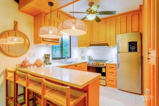 6Br Villa W Pool, Bbq & Backyard - 2