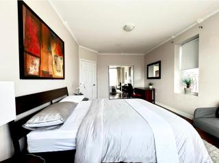 Sunny and beautify 2BR, Private entrance - steps to subway - 5