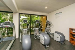 Quiet Condo W Rooftop Pool, Backyard & Parking - 4