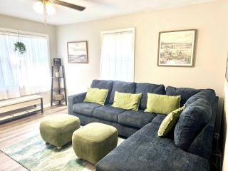 Soothing Greens Color Peaceful 3 BR 1BA Dwelling - 8
