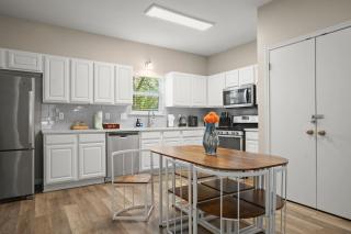 4BR Pool BBQ 12 ppl 3 Parking 10 Mins to Downtown - 5