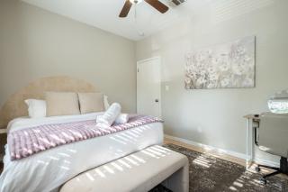 4BR Pool BBQ 12 ppl 3 Parking 10 Mins to Downtown - 1
